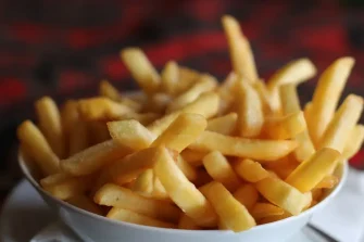 O que estou permitindo alimentar a minha alma